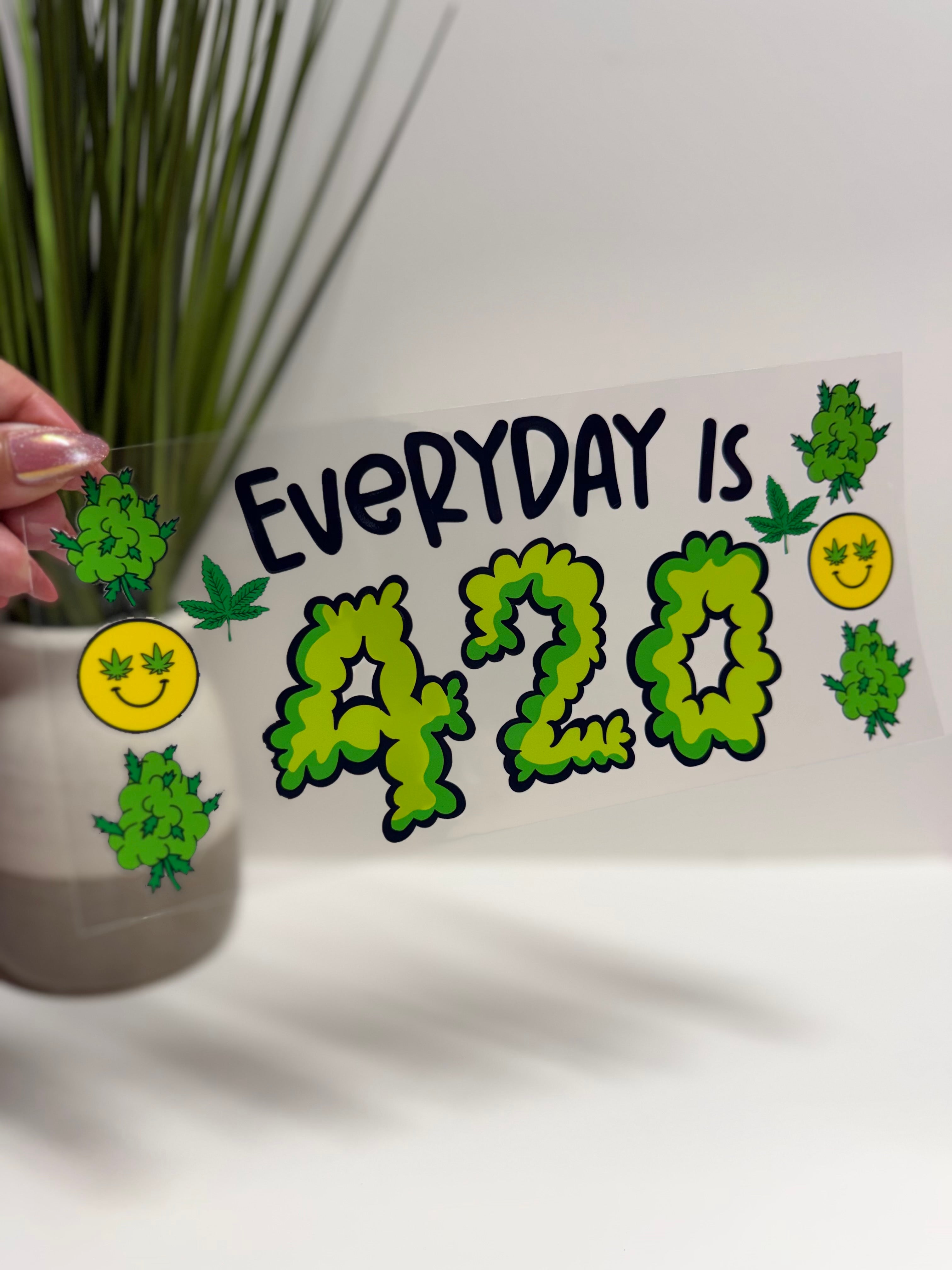 Happy Leaf 01